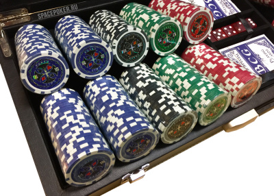 Набор для покера Ultimate 500 фишек в кожаном кейсе Прочный кожаный кейс с деревянной основойИдеален для подарка Cукно в подарок и колода казиношных карт!