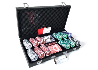 Набор для покера Royal Flush 300 фишек (кожаный) Номиналы 1, 5, 25, 50, 100
Сумма номиналов = 6800
