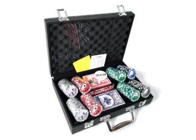 Набор для покера Royal Flush 200 фишек (кожаный) Номиналы 1, 5, 25, 50, 100
Сумма номиналов = 5300