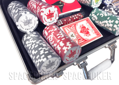 Набор для покера Empire 200 фишек Номиналы 1, 5, 25, 50, 100
Сумма номиналов = 5300